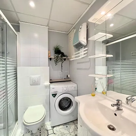 Delfin 9 H - Barneda Premium Apartment